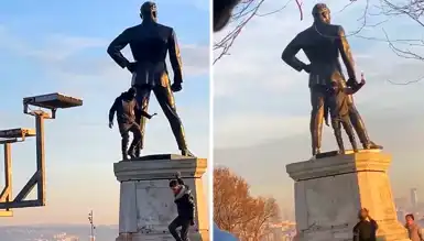 Atatürk Anıtı'na Demir Sopalı Saldırı!