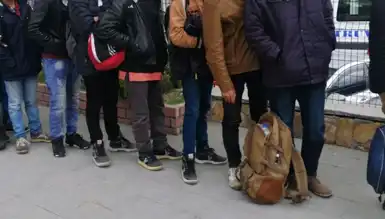 Ege'de 25 Düzensiz Göçmen Yakalandı