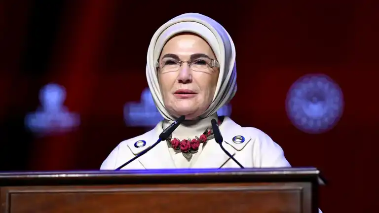 Emine Erdoğan: Antarktika'daki Mikroplastikler Sıfır Atık'ın Önemini Gösteriyor